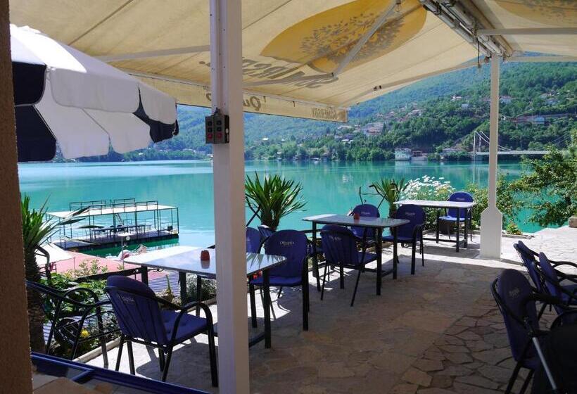 تختخواب و صبحانه Pansion Asim