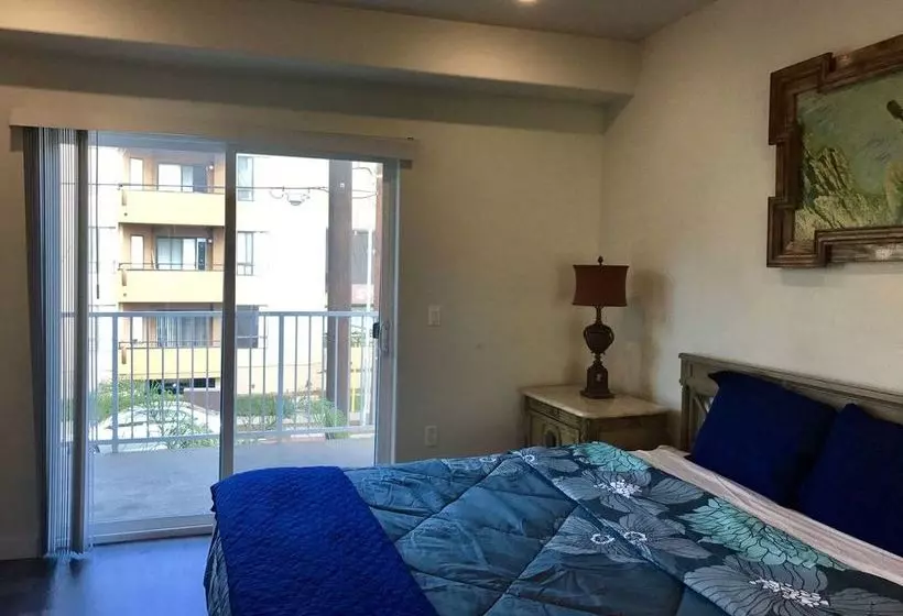 Fully Furnished Apartments near Hollywood