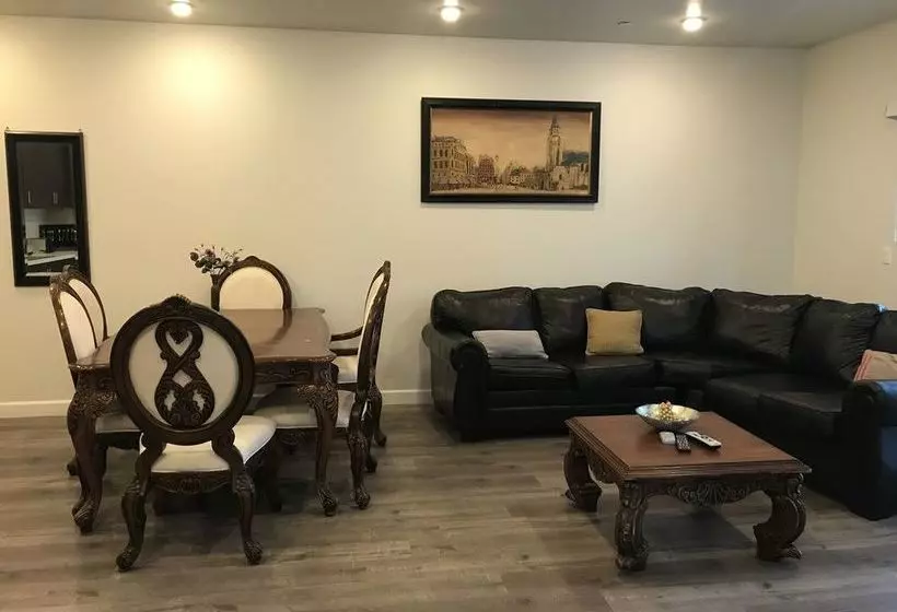 Fully Furnished Apartments near Hollywood
