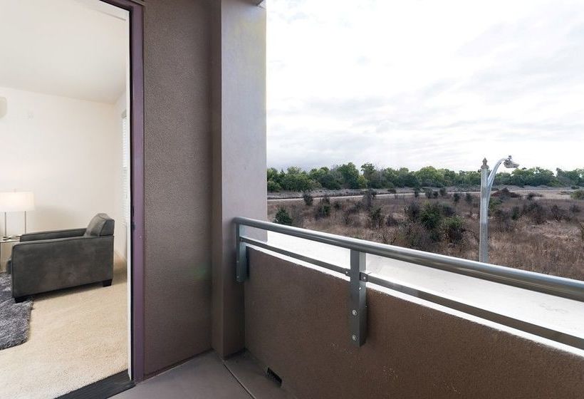 Global Luxury Suites At Epic Way