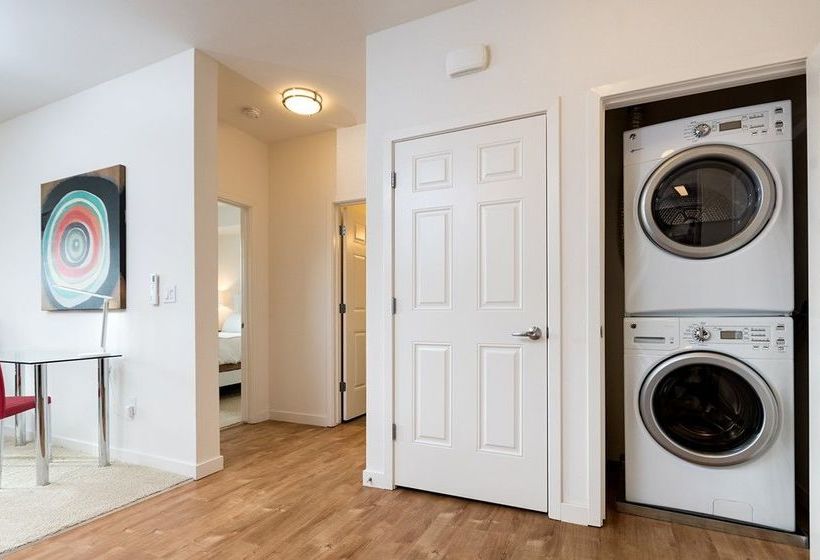 Global Luxury Suites At Epic Way