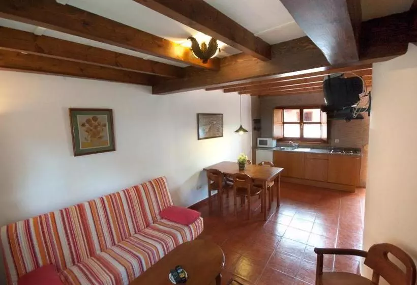 هتل Apartamentos El Cueto De Los Collado