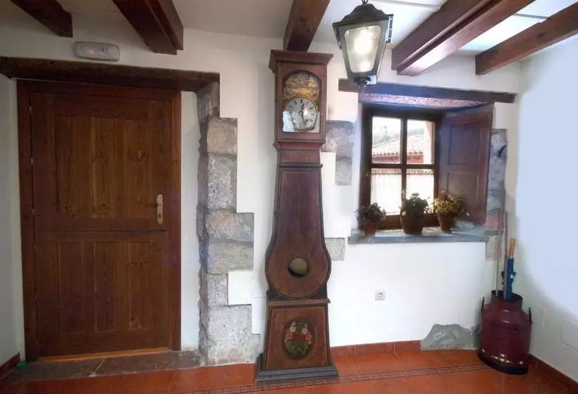 هتل Apartamentos El Cueto De Los Collado