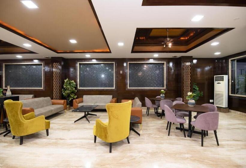 هتل The Fern Residency Katra