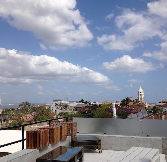 Отель Gatto Blanco Party