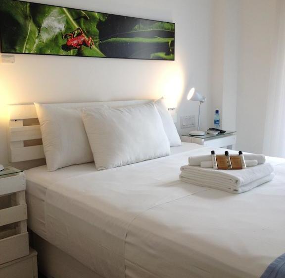 Отель Gatto Blanco Party