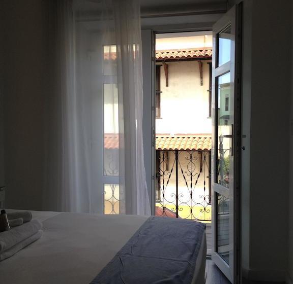 Отель Gatto Blanco Party