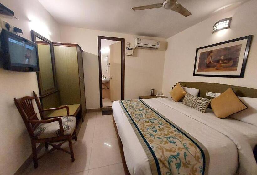 בית מלון כפרי Green Castle