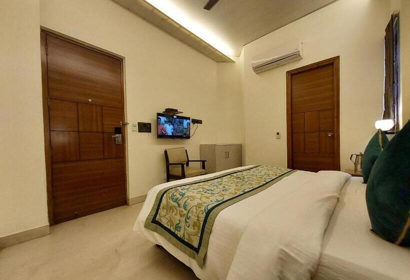 בית מלון כפרי Green Castle