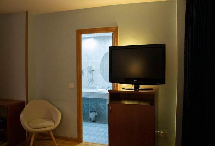 בית מלון כפרי Hostal Alda Rio Duero