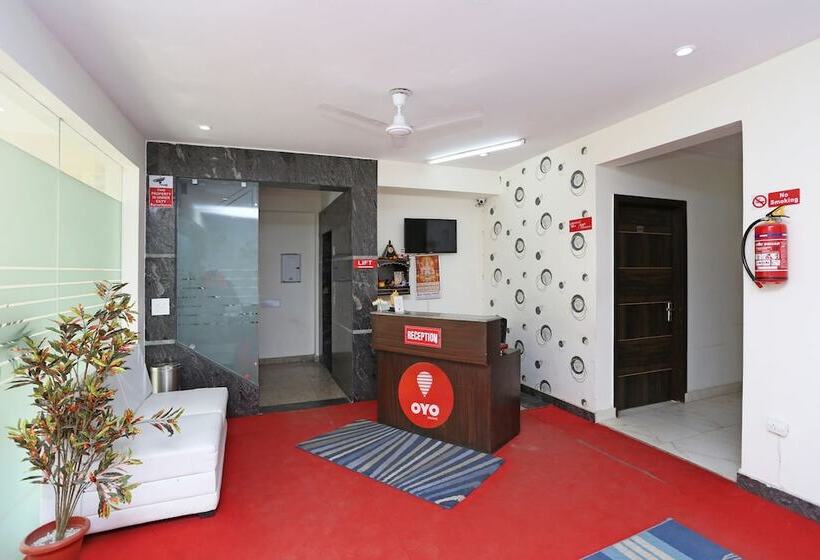 Hotel Oyo 6812 Aruma Residency