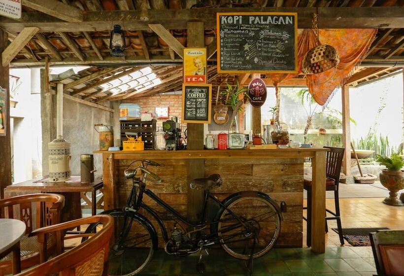 פנסיון Reddoorz @ Sersan Bajuri