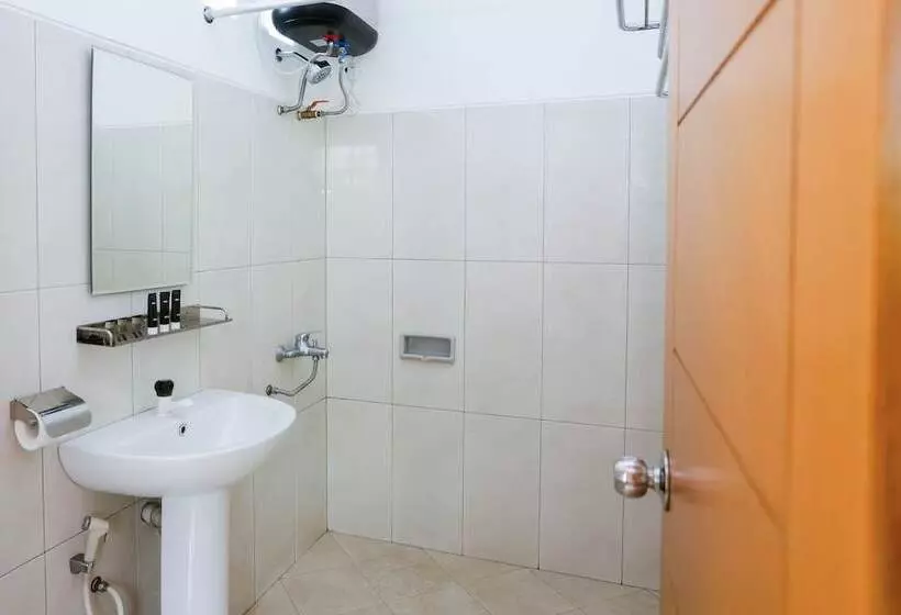 ペンション Reddoorz @ Sersan Bajuri