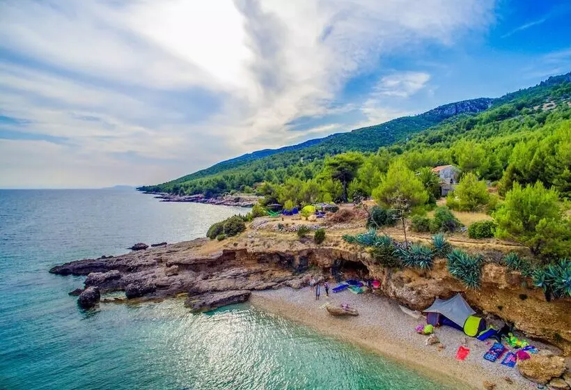 Hotelli Cast Away   Eco Resort