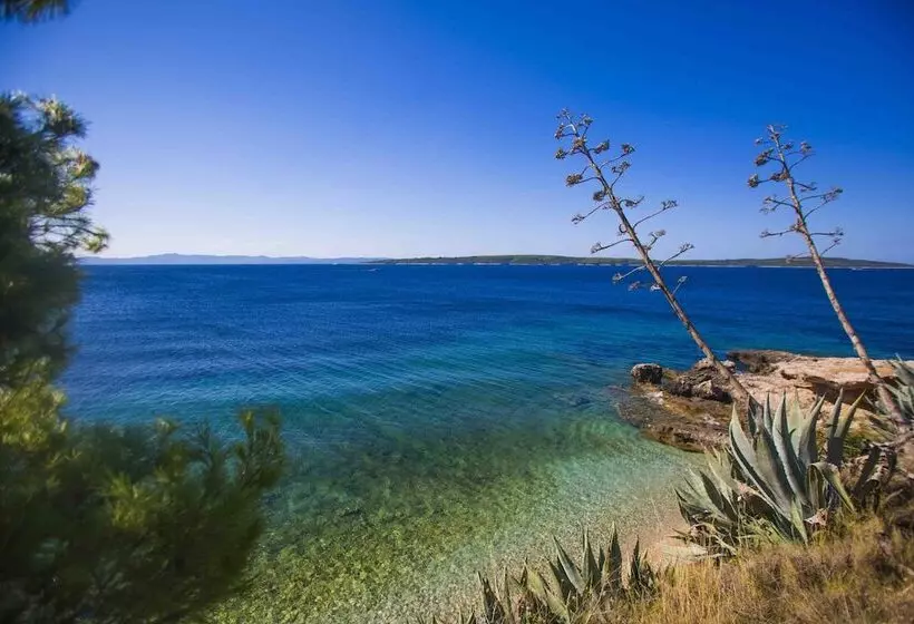 Hotelli Cast Away   Eco Resort