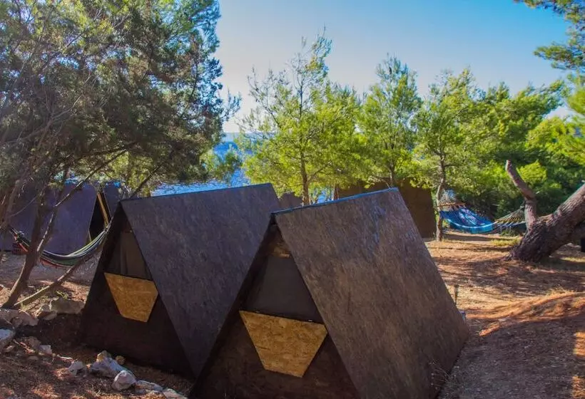 Hotelli Cast Away   Eco Resort