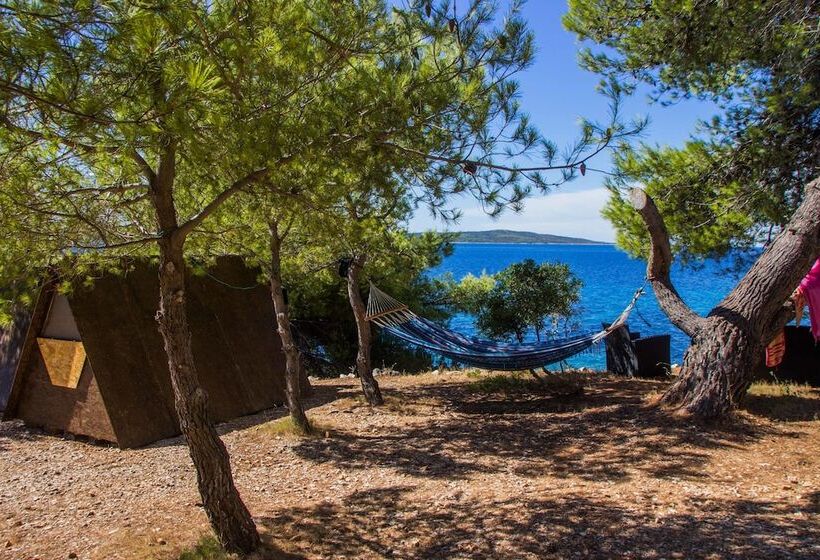 בית מלון כפרי Cast Away Eco Resort