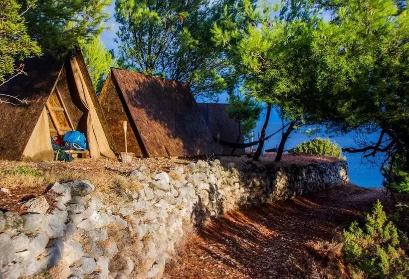 Hotelli Cast Away   Eco Resort