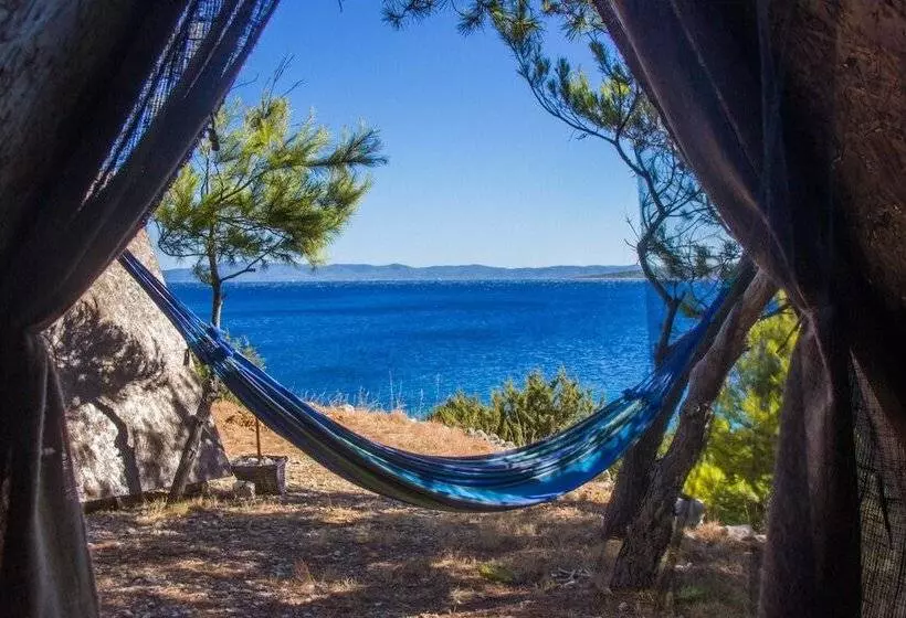 Hotelli Cast Away   Eco Resort