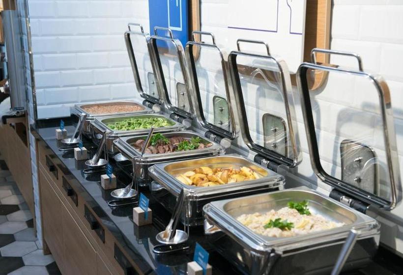 ホテル Holiday Inn Express Moscow  Sheremetyevo Airport, An Ihg