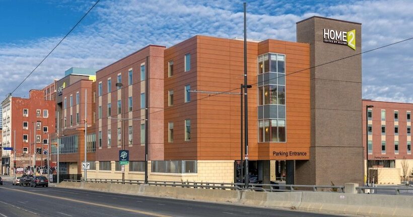 בית מלון כפרי Home2 Suites By Hilton Kansas City Downtown