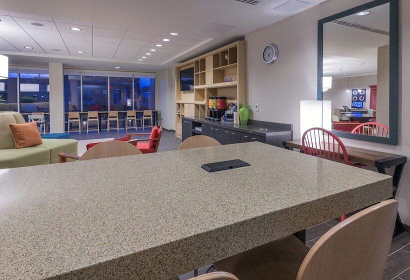 בית מלון כפרי Home2 Suites By Hilton Kansas City Downtown