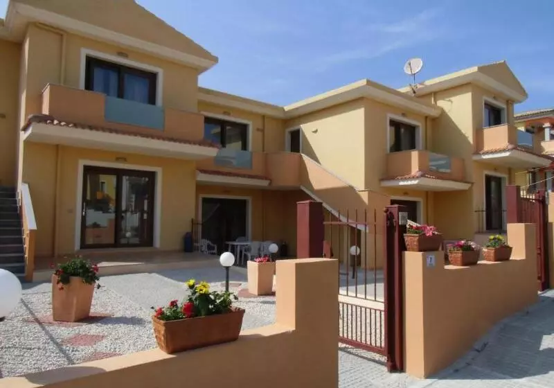 هتل Residence Il Giglio Near The Sea