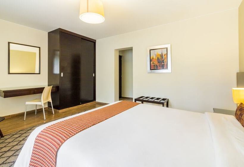 Hotel Tambo Dos De Mayo