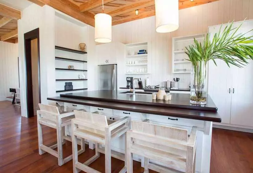 Mahogany Bay Resort & Beach Club, Curio Collection By Hilton