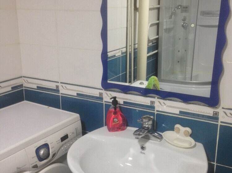 ペンション Sara's Guest House