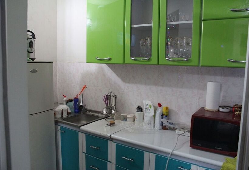 ペンション Sara's Guest House