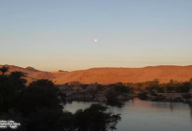تختخواب و صبحانه Nubian Lotus