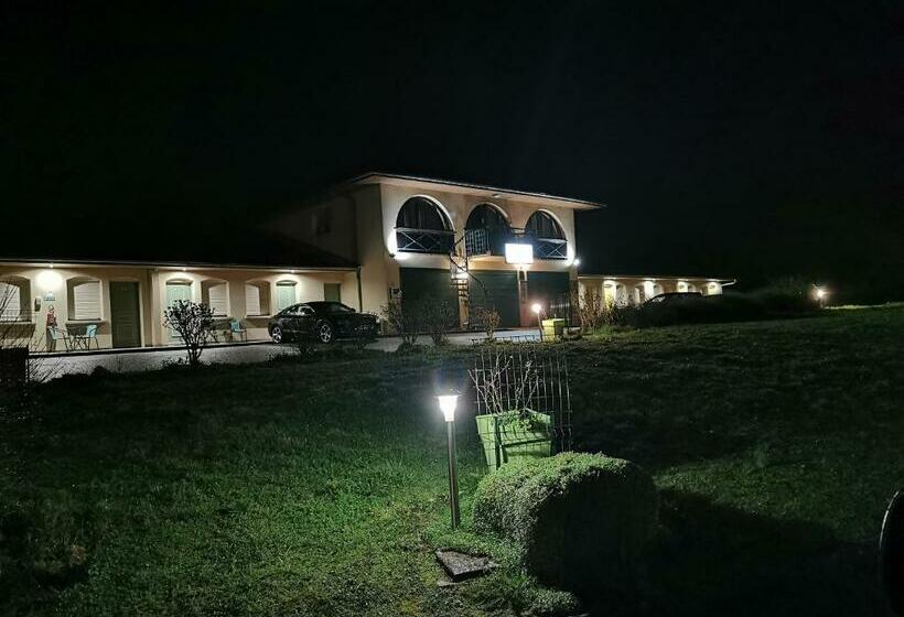 Logis Hotel  Restaurant La Haie Des Vignes Séminaires Et Evènementiel