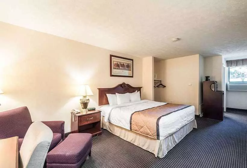 Hotelli Rodeway Inn & Suites   Charles Town, Wv