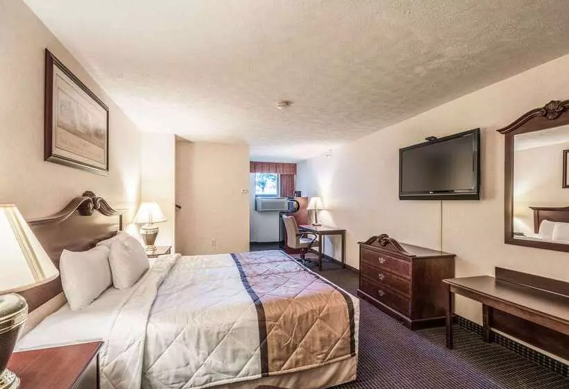 Hotelli Rodeway Inn & Suites   Charles Town, Wv