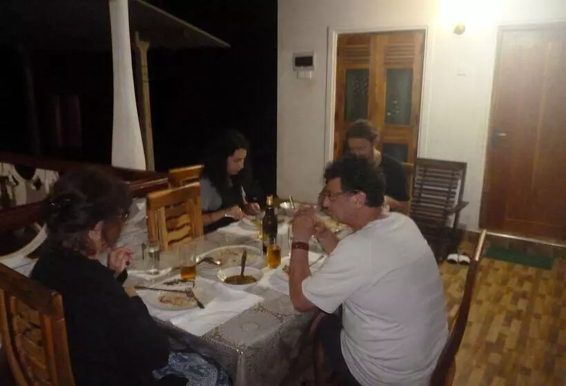 Hotelli Sigiri Lodge