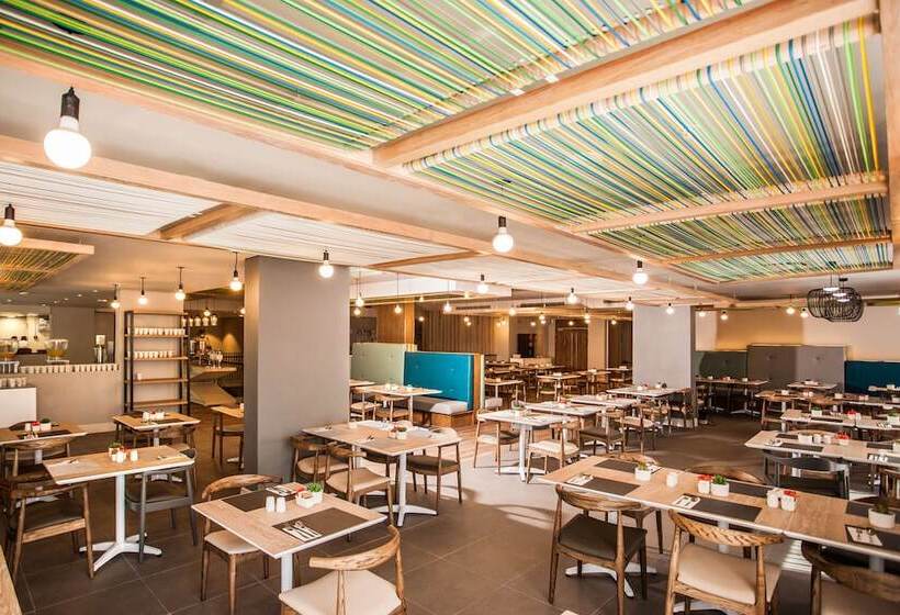 هتل Stayeasy Cape Town City Bowl