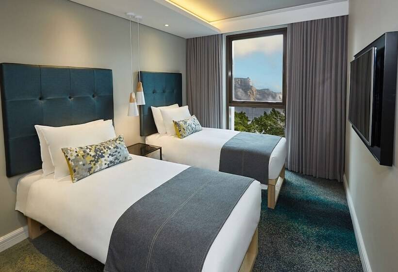 هتل Stayeasy Cape Town City Bowl