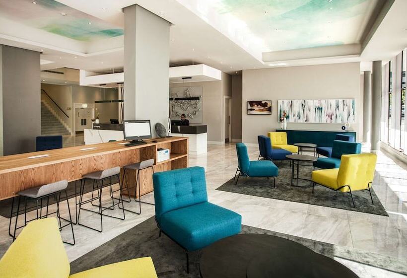 هتل Stayeasy Cape Town City Bowl