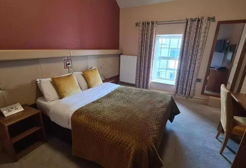 هتل The Farnham Arms