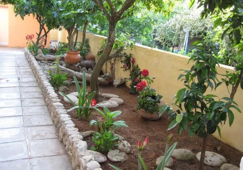 Makis Apartments