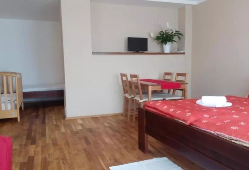 Majatalo Penzion Delanta