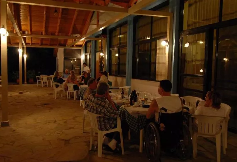 هتل Golden Beach