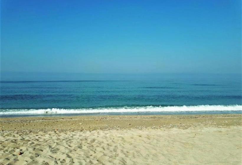 בית מלון כפרי Golden Beach