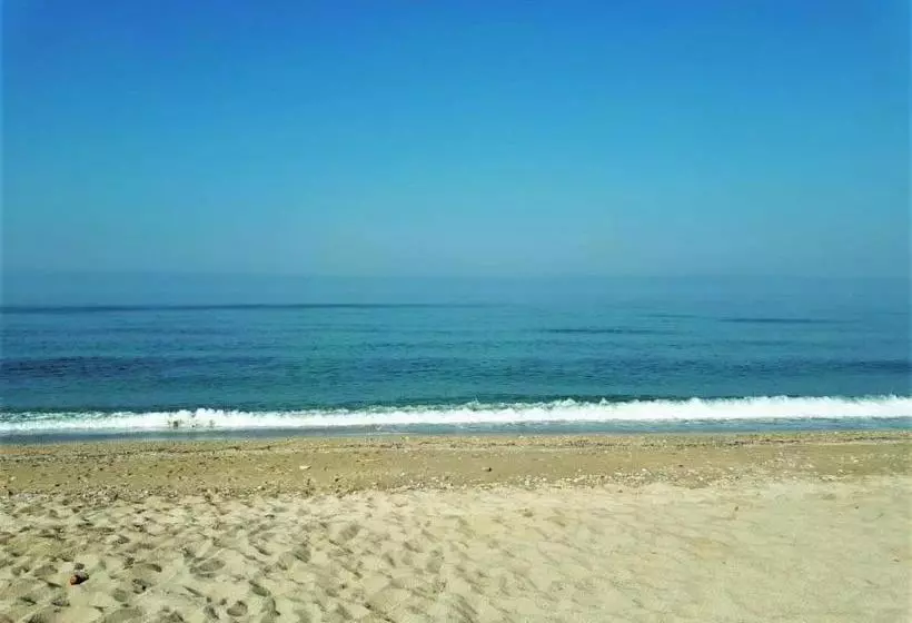 هتل Golden Beach