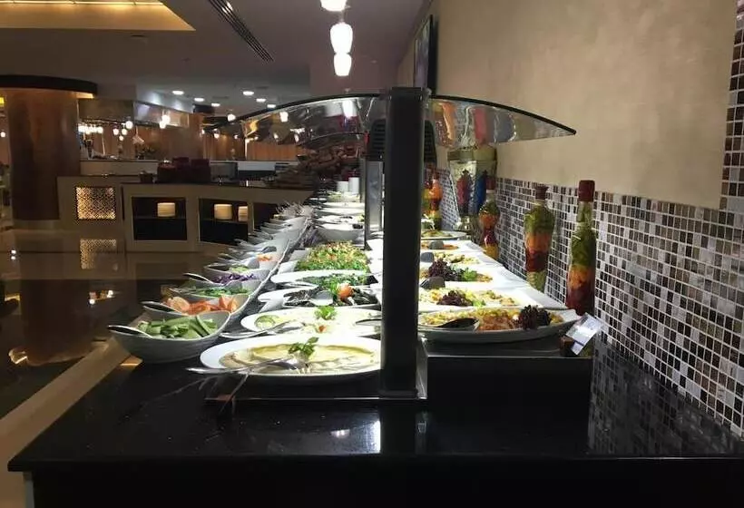 هتل Golden Tulip Headington