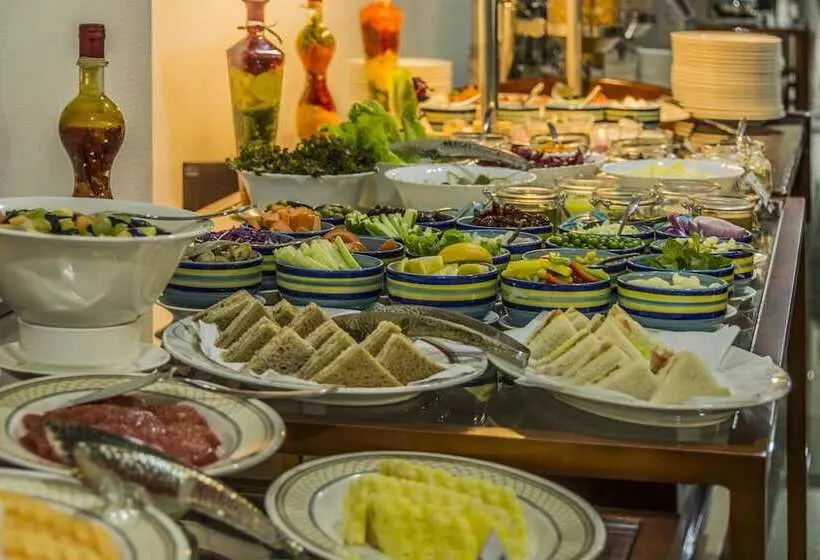 هتل Golden Tulip Headington