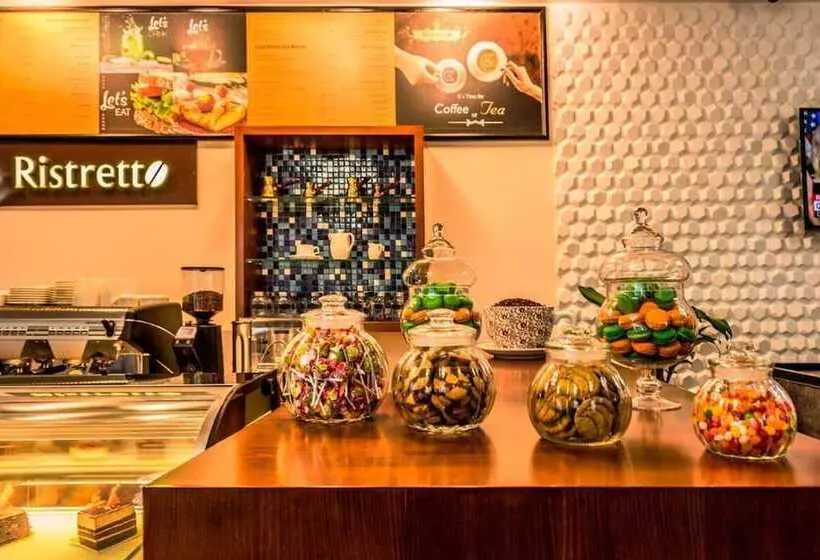 هتل Golden Tulip Headington