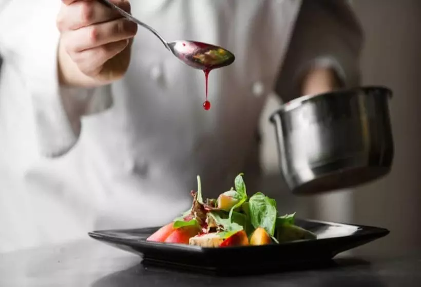 هتل Golden Tulip Headington