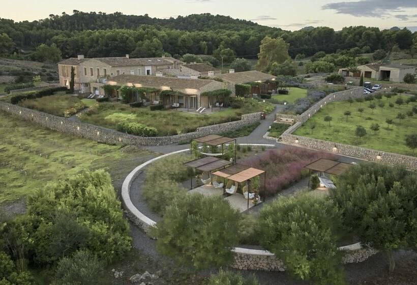 فندق ريفى Finca Sestelrica